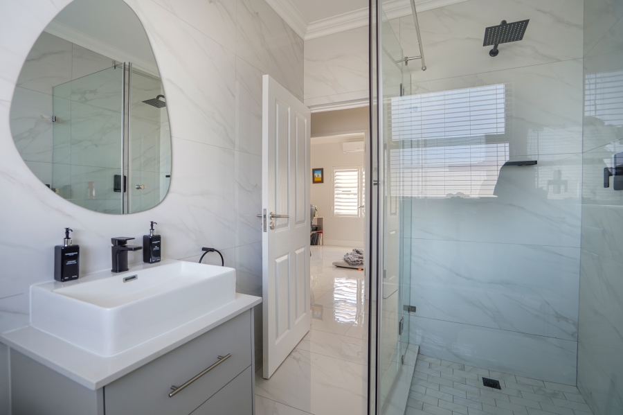 4 Bedroom Property for Sale in Sandown Western Cape